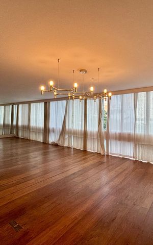 Apartamento à venda com 415m², 4 quartos e 3 vagas Apartamento à venda com 415m², 4 quartos e 3 vagasSala 1