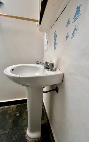 Casa à venda com 1710m², 4 quartos e sem vaga Casa à venda com 1710m², 4 quartos e sem vagaBanheiro Suíte 4