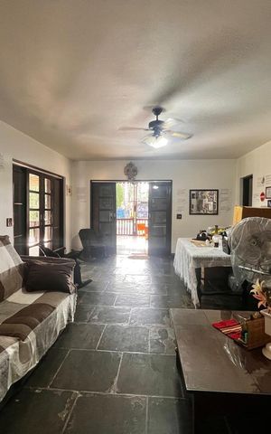Casa à venda com 1710m², 4 quartos e sem vaga Casa à venda com 1710m², 4 quartos e sem vagaSala 1