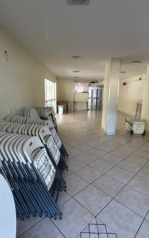 Apartamento à venda com 55m², 2 quartos e sem vagaÁrea comum - Salão de festas