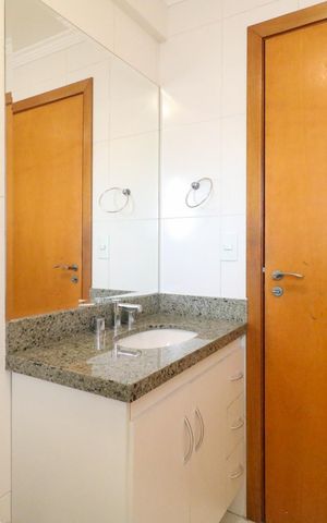 Apartamento para alugar com 130m², 3 quartos e 2 vagas Apartamento para alugar com 130m², 3 quartos e 2 vagasBanheiro