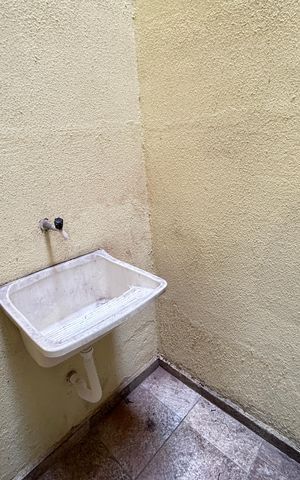 Casa para alugar com 80m², 3 quartos e 1 vagaÁrea de Serviço
