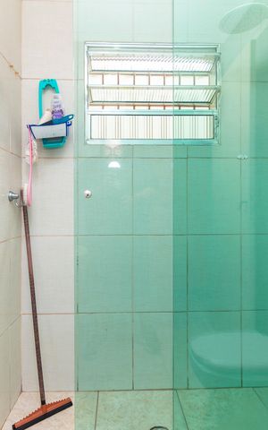 Casa à venda com 150m², 3 quartos e 2 vagas Casa à venda com 150m², 3 quartos e 2 vagasBanheiro