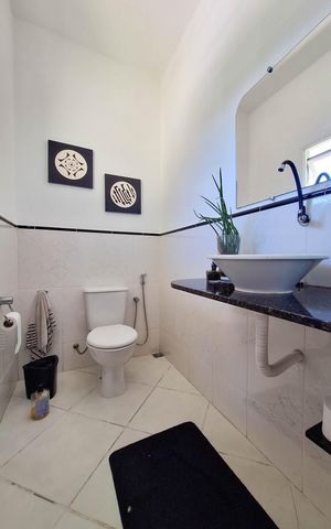 Casa de condomínio à venda com 483m², 7 quartos e 4 vagas Casa de condomínio à venda com 483m², 7 quartos e 4 vagasLavabo