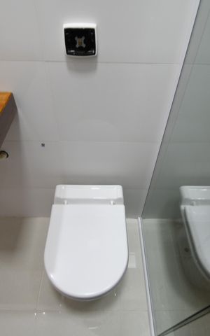 Casa de condomínio à venda com 130m², 3 quartos e 8 vagasBanheiro Social