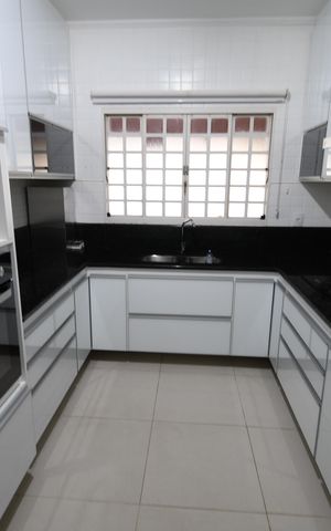 Casa de condomínio à venda com 130m², 3 quartos e 8 vagasCozinha