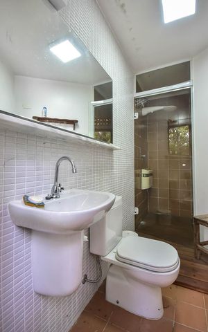 Casa para alugar com 568m², 4 quartos e 2 vagasBanheiro da Piscina