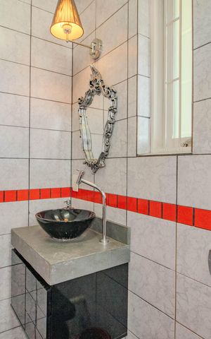 Casa à venda com 268m², 5 quartos e 5 vagasBanheiro da Suíte 2