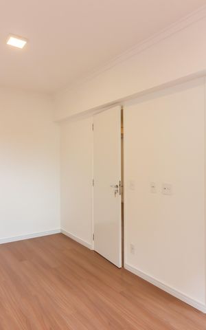 Apartamento à venda com 83m², 2 quartos e 2 vagas Apartamento à venda com 83m², 2 quartos e 2 vagasSuíte