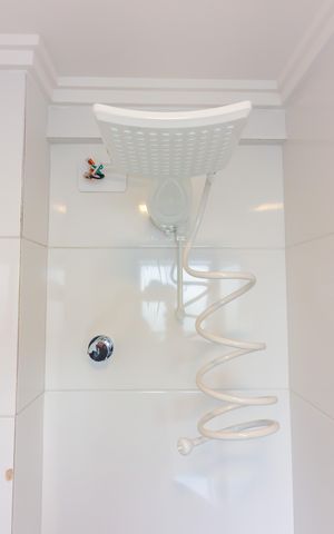 Apartamento à venda com 83m², 2 quartos e 2 vagas Apartamento à venda com 83m², 2 quartos e 2 vagasBanheiro da Suíte