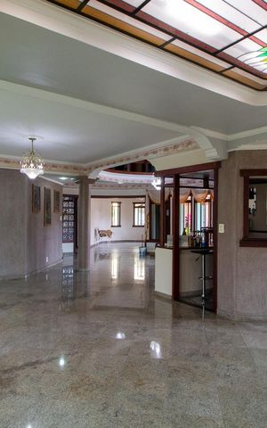 Casa para alugar com 589m², 5 quartos e 10 vagas Casa para alugar com 589m², 5 quartos e 10 vagasSala