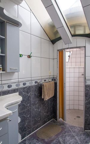Casa para alugar com 589m², 5 quartos e 10 vagas Casa para alugar com 589m², 5 quartos e 10 vagasBanheiro da Suíte 2