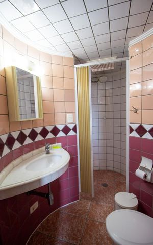 Casa para alugar com 589m², 5 quartos e 10 vagas Casa para alugar com 589m², 5 quartos e 10 vagasBanheiro 1
