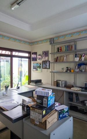 Casa para alugar com 589m², 5 quartos e 10 vagas Casa para alugar com 589m², 5 quartos e 10 vagasEscritório