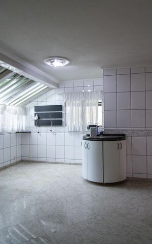 Casa para alugar com 589m², 5 quartos e 10 vagas Casa para alugar com 589m², 5 quartos e 10 vagasCozinha