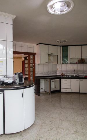Casa para alugar com 589m², 5 quartos e 10 vagas Casa para alugar com 589m², 5 quartos e 10 vagasCozinha