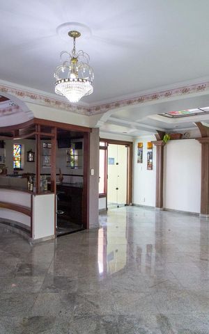 Casa para alugar com 589m², 5 quartos e 10 vagas Casa para alugar com 589m², 5 quartos e 10 vagasSala
