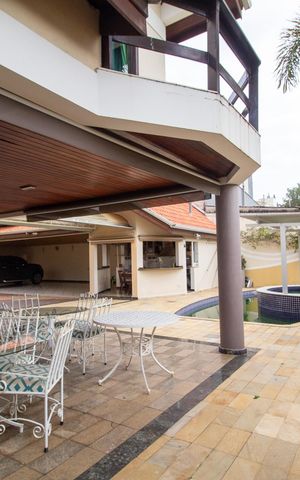 Casa para alugar com 589m², 5 quartos e 10 vagas Casa para alugar com 589m², 5 quartos e 10 vagasÁrea externa