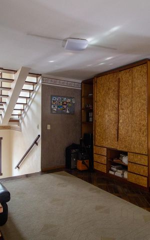 Casa para alugar com 589m², 5 quartos e 10 vagas Casa para alugar com 589m², 5 quartos e 10 vagasSala de TV
