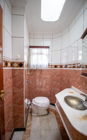 Casa para alugar com 589m², 5 quartos e 10 vagas Casa para alugar com 589m², 5 quartos e 10 vagasLavabo