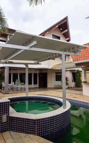 Casa para alugar com 589m², 5 quartos e 10 vagas Casa para alugar com 589m², 5 quartos e 10 vagasÁrea externa