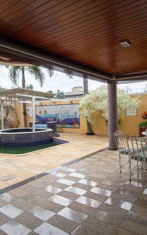 Casa para alugar com 589m², 5 quartos e 10 vagas Casa para alugar com 589m², 5 quartos e 10 vagasÁrea externa
