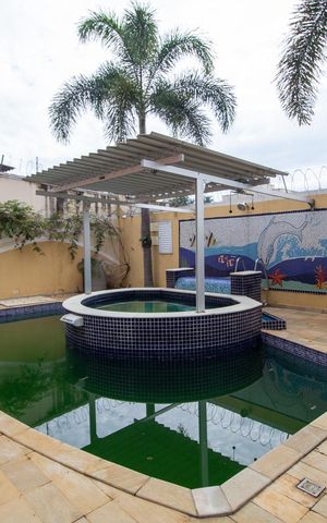 Casa para alugar com 589m², 5 quartos e 10 vagas Casa para alugar com 589m², 5 quartos e 10 vagasÁrea externa