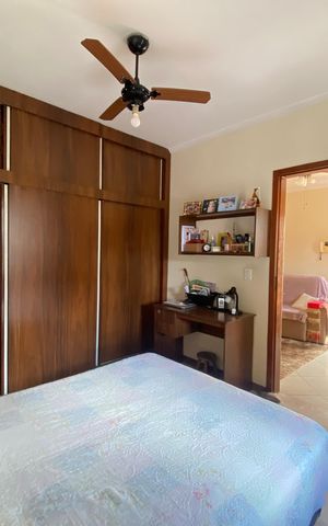 Casa à venda com 156m², 3 quartos e sem vaga Casa à venda com 156m², 3 quartos e sem vagaQuarto 1