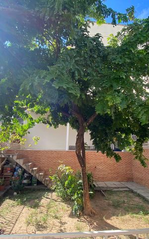 Casa à venda com 156m², 3 quartos e sem vaga Casa à venda com 156m², 3 quartos e sem vagaÁrea Externa