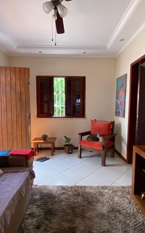 Casa à venda com 156m², 3 quartos e sem vaga Casa à venda com 156m², 3 quartos e sem vagaSala