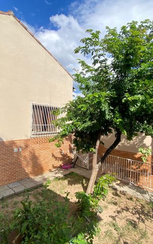 Casa à venda com 156m², 3 quartos e sem vaga Casa à venda com 156m², 3 quartos e sem vagaÁrea Externa