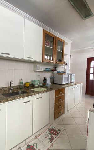 Casa à venda com 156m², 3 quartos e sem vaga Casa à venda com 156m², 3 quartos e sem vagaCozinha
