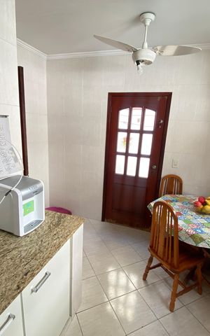 Casa à venda com 156m², 3 quartos e sem vaga Casa à venda com 156m², 3 quartos e sem vagaCozinha