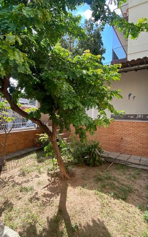 Casa à venda com 156m², 3 quartos e sem vaga Casa à venda com 156m², 3 quartos e sem vagaÁrea Externa