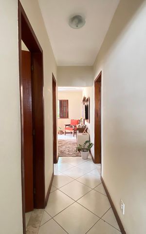 Casa à venda com 156m², 3 quartos e sem vaga Casa à venda com 156m², 3 quartos e sem vagaCorredor