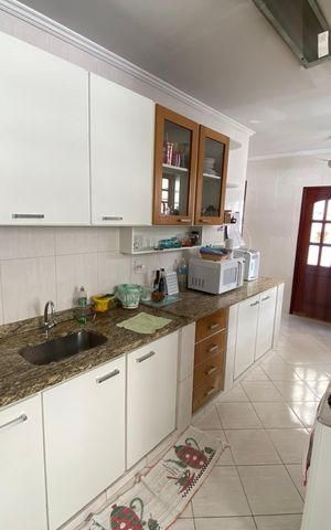 Casa à venda com 156m², 3 quartos e sem vaga Casa à venda com 156m², 3 quartos e sem vagaCozinha