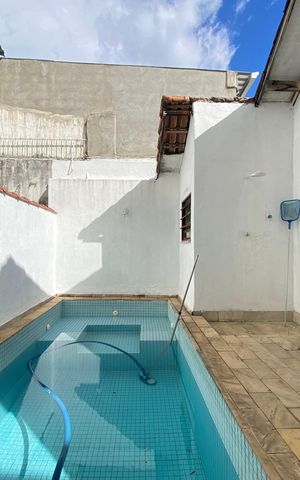 Casa à venda com 156m², 3 quartos e sem vaga Casa à venda com 156m², 3 quartos e sem vagaÁrea Externa