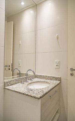 Apartamento à venda com 64m², 2 quartos e 1 vaga Apartamento à venda com 64m², 2 quartos e 1 vagaBanheiro Social