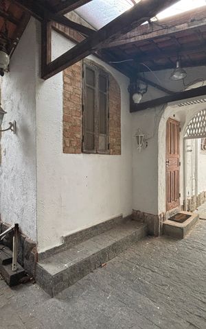 Casa à venda com 262m², 6 quartos e 2 vagas Casa à venda com 262m², 6 quartos e 2 vagasQuintal