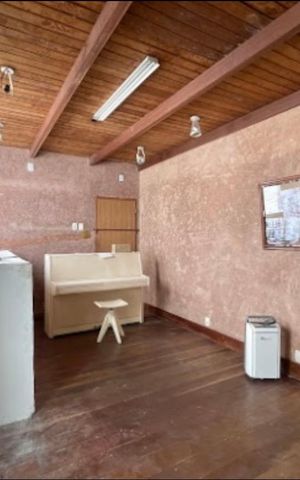 Casa à venda com 262m², 6 quartos e 2 vagas Casa à venda com 262m², 6 quartos e 2 vagasSala 1