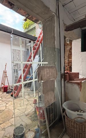 Casa à venda com 262m², 6 quartos e 2 vagas Casa à venda com 262m², 6 quartos e 2 vagasQuintal