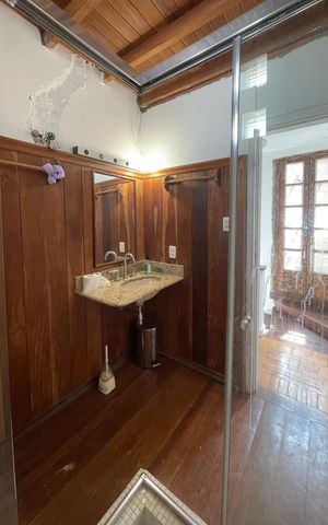 Casa à venda com 262m², 6 quartos e 2 vagas Casa à venda com 262m², 6 quartos e 2 vagasBanheiro social 1