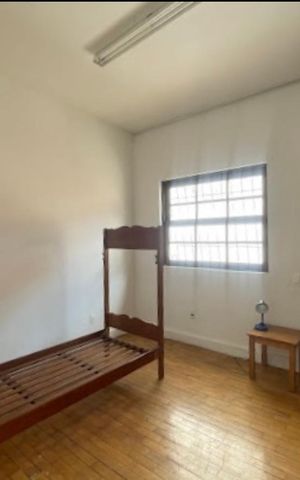 Casa à venda com 262m², 6 quartos e 2 vagas Casa à venda com 262m², 6 quartos e 2 vagasQuarto 2
