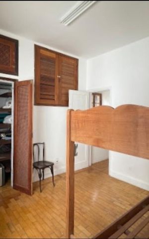 Casa à venda com 262m², 6 quartos e 2 vagas Casa à venda com 262m², 6 quartos e 2 vagasQuarto 2