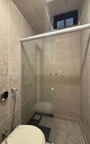 Casa à venda com 262m², 6 quartos e 2 vagas Casa à venda com 262m², 6 quartos e 2 vagasBanheiro social 2