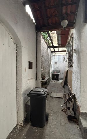 Casa à venda com 262m², 6 quartos e 2 vagas Casa à venda com 262m², 6 quartos e 2 vagasQuintal