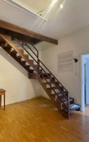 Casa à venda com 262m², 6 quartos e 2 vagas Casa à venda com 262m², 6 quartos e 2 vagasQuarto 1