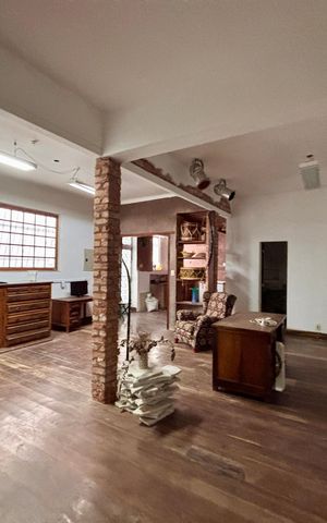 Casa à venda com 262m², 6 quartos e 2 vagas Casa à venda com 262m², 6 quartos e 2 vagasSala 1