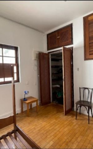 Casa à venda com 262m², 6 quartos e 2 vagas Casa à venda com 262m², 6 quartos e 2 vagasQuarto 2