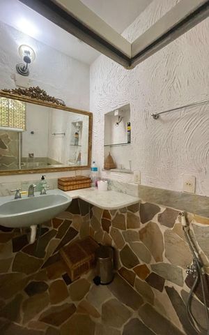 Casa à venda com 262m², 6 quartos e 2 vagas Casa à venda com 262m², 6 quartos e 2 vagasBanheiro social 4